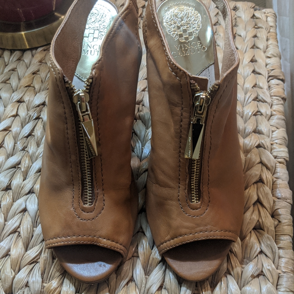Vince Camuto Sandals